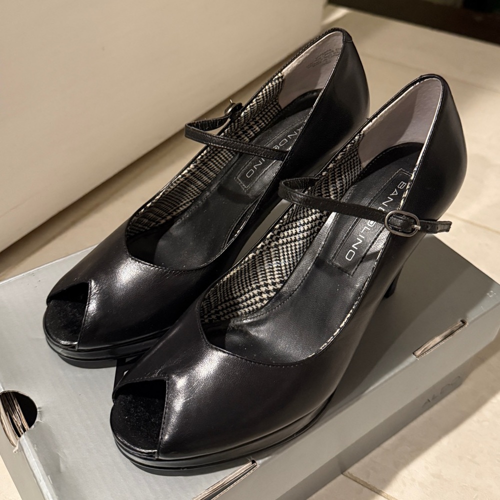 Bandolino Black Mary Jane Peep Toe Heels